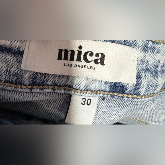 Stylish Distressed Light Blue Straight Leg Jeans - Picture 4 of 5